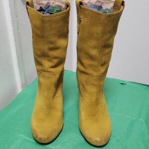 Brandy Melville Mustard Heeled Boots